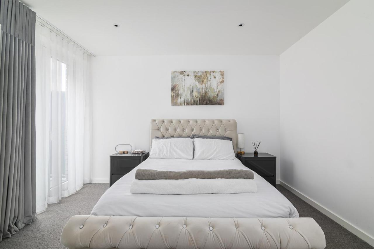 Luxury Spacious Flat With Communal Gardens And Parking Лондон Екстериор снимка