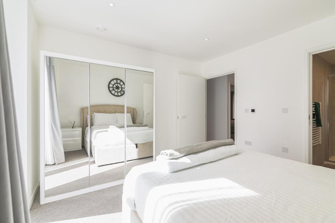 Luxury Spacious Flat With Communal Gardens And Parking Лондон Екстериор снимка